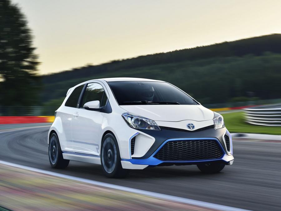  Toyota Yaris Hybrid-R Concept 2013 года  (фото 27 из 42)